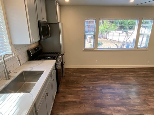 Photo - crock708 Unit 708-A