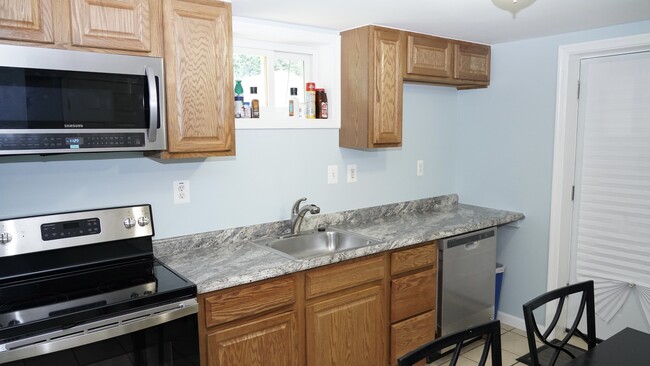 Building Photo - 1516 Gridley Ln Unit LL Rental