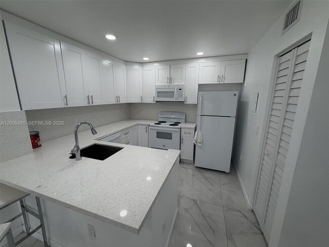Building Photo - 2113 Renaissance Blvd Unit 208