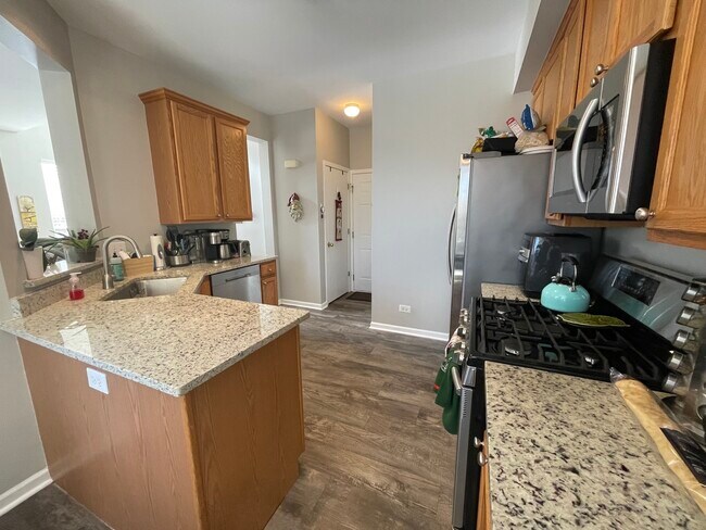 Photo - 1121 Bromley Ct