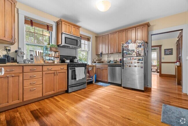 Building Photo - 70 Dudley St Unit 1 Rental