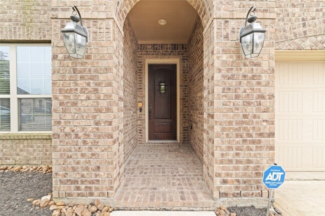 Photo - 5618 Little Creek Ct