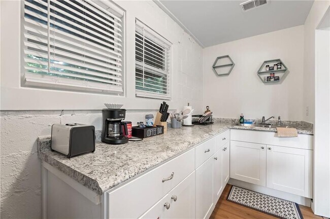 Photo - 255 Richardson Rd NW