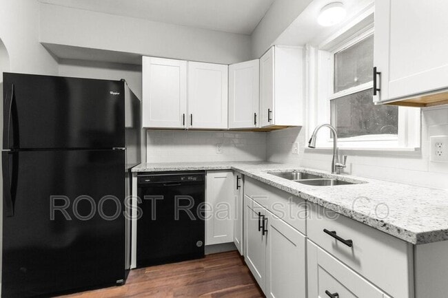 Photo - 554-556 Fairwood Ave