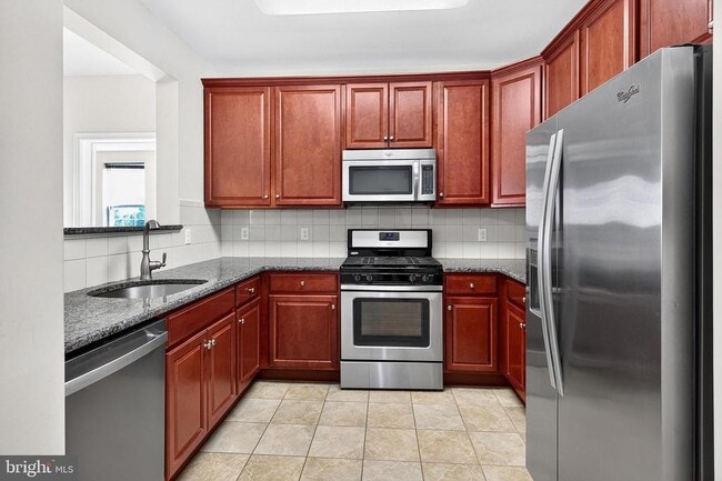 Photo - 1137 Halifax Pl