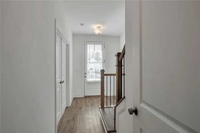 Photo - 1115 Larkin Dr