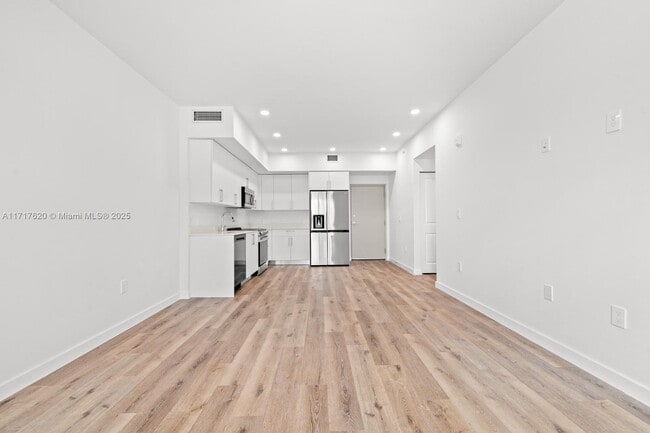 Building Photo - 18355 SW 110th Ave Unit 101