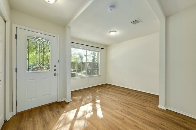 Photo - 1531 Parkfiled Cir 78664 | 3 Bed 2.5 Bath $1800