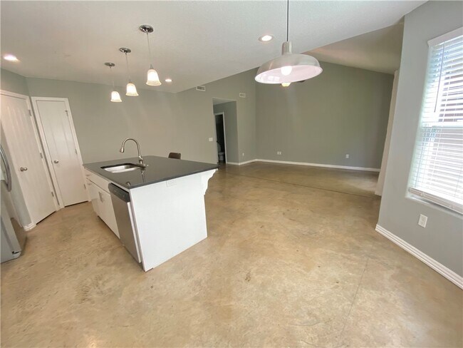 Photo - 133 S Pinyon Point