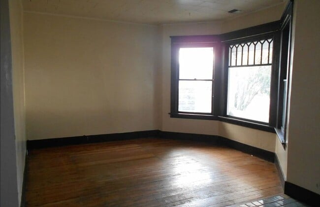 Photo - 2 Bedroom House Within Moments of Downtown and WWU