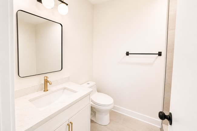 Photo - 3136 N Ridgeway Ave Unit 2