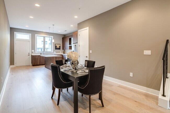 Photo - Queen Village Townhome with Parking
