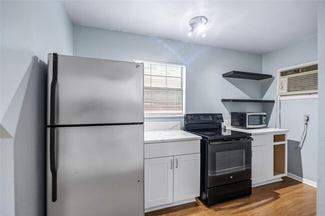 Photo - 68 Annette Ln