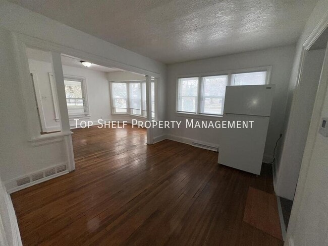 Photo - 1404 Clark St