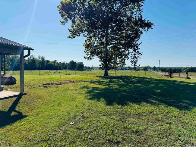 Photo - 577 Cemetery Rd