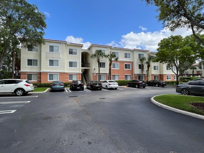Building Photo - 9825 Baywinds Blvd Unit 1304 Rental