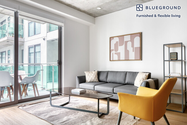 Building Photo - 1027 Wilshire Blvd Rental