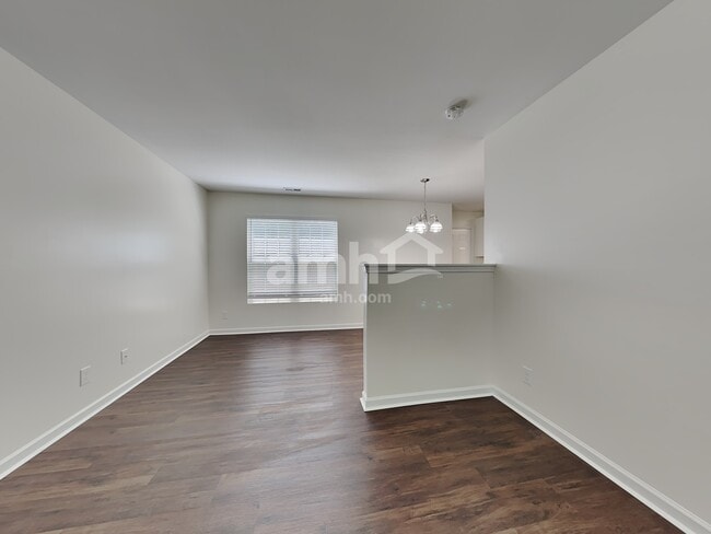 Photo - 132 Drewsbury Dr