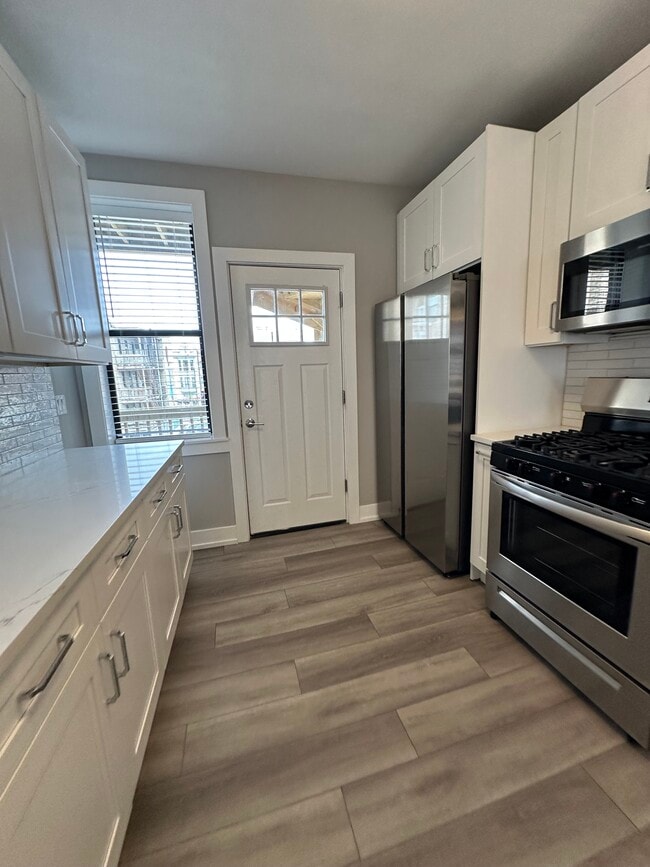 3943 N Janssen Ave Unidad 2bd