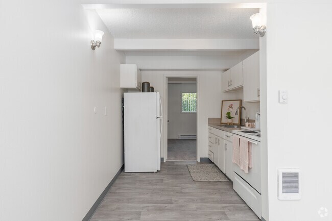 1BR, 1BA - 468SF - Dining Room - The Scholls Apartments