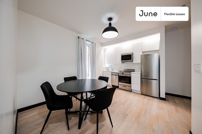 Building Photo - 624 E 17th St Rental