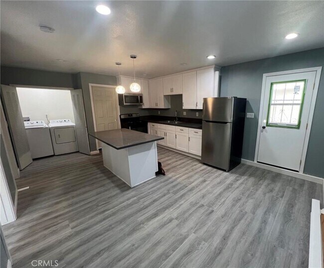 Photo - 801 N Sabina St