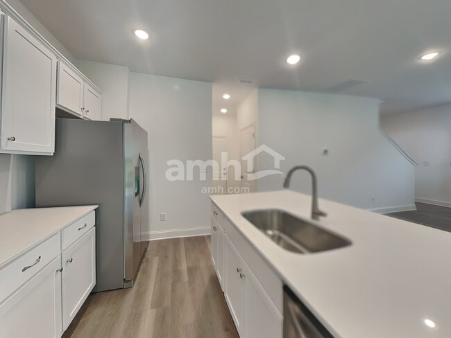 1103 Livengood Wy