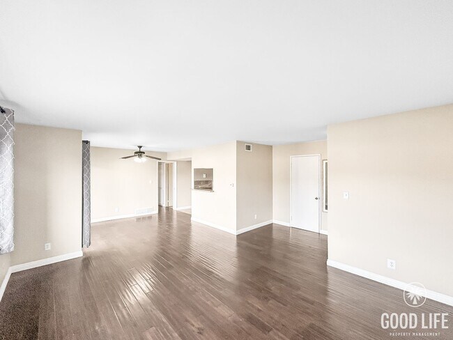 Photo - Beautiful 2BD/2BA w/ Reserved Parking and A/C in College Area!