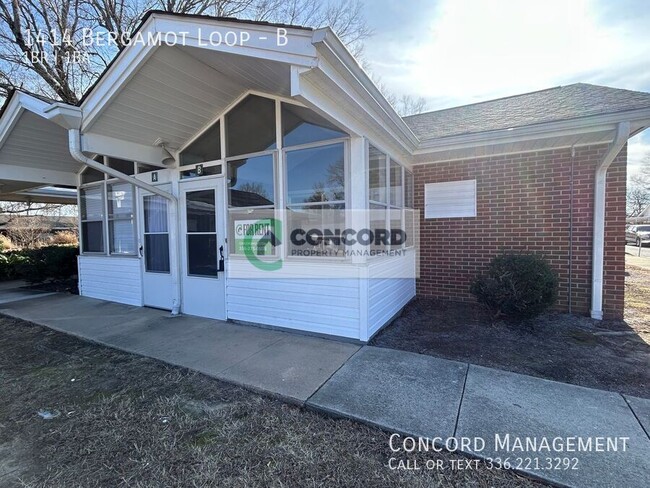 Building Photo - 1414 Bergamot Loop Unit B