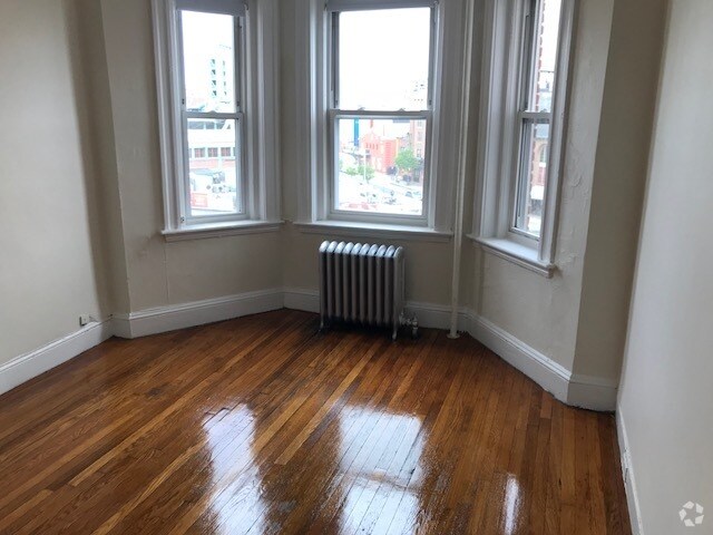 Building Photo - 1323 Boylston St Unit 36 Rental