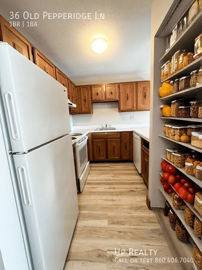 Photo - 36 Old Pepperidge Ln