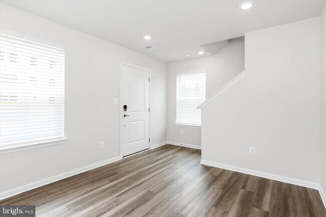 Photo - 405 17th Ave