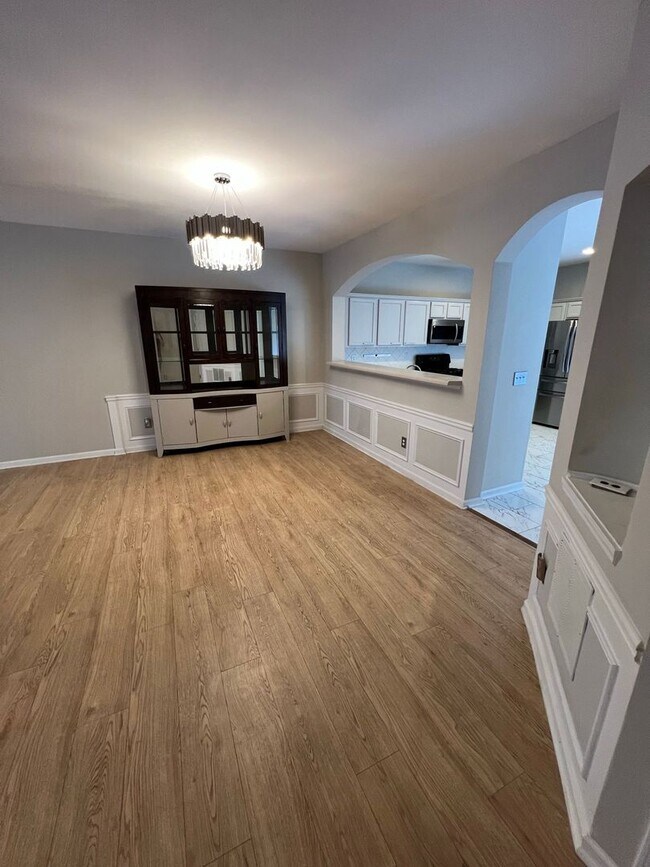 Photo - 821 Tulip Poplar Way