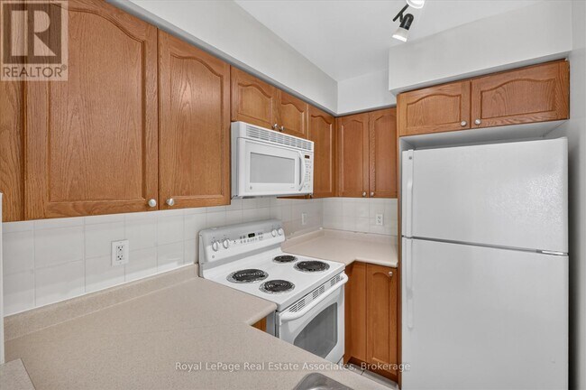 Photo - 7 Michael Power Pl Unit 908