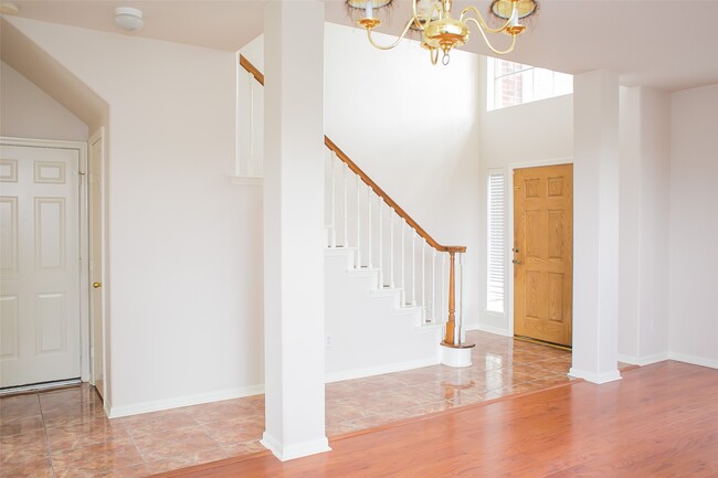 Photo - 14603 Bladenboro Dr