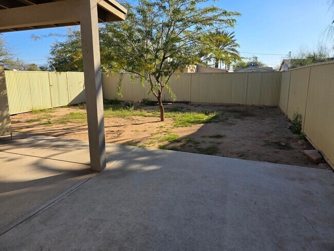 Photo - 332 W Illinois St Unidad 3