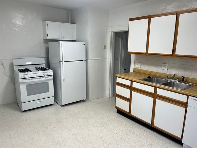 Building Photo - 274 Boston Unit 2