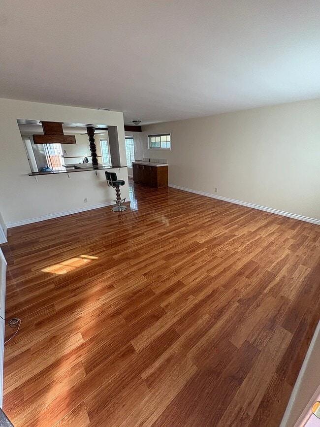 Photo - 1843 Santa Fe Ave