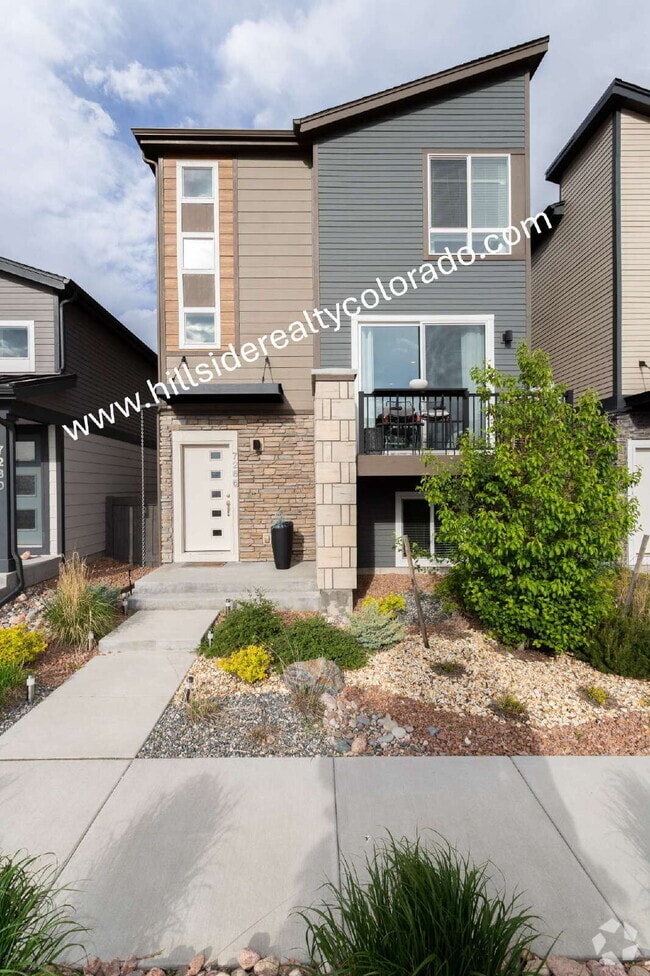 Building Photo - Stunning 3-Story urban style house for rent