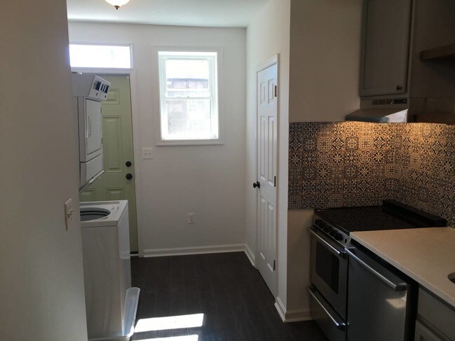 Photo - 411 Scott St