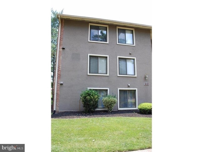 Building Photo - 171 Echelon Rd