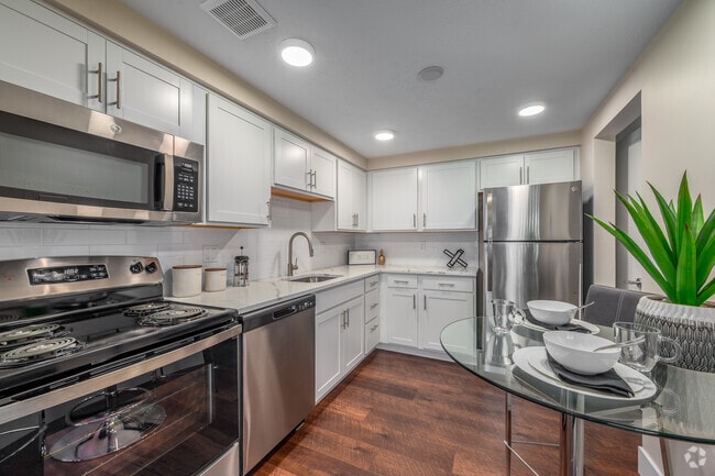 Interior Photo - Yorktown Towers