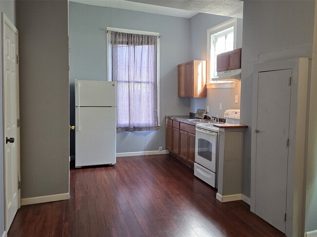 Photo - 1614 Market St