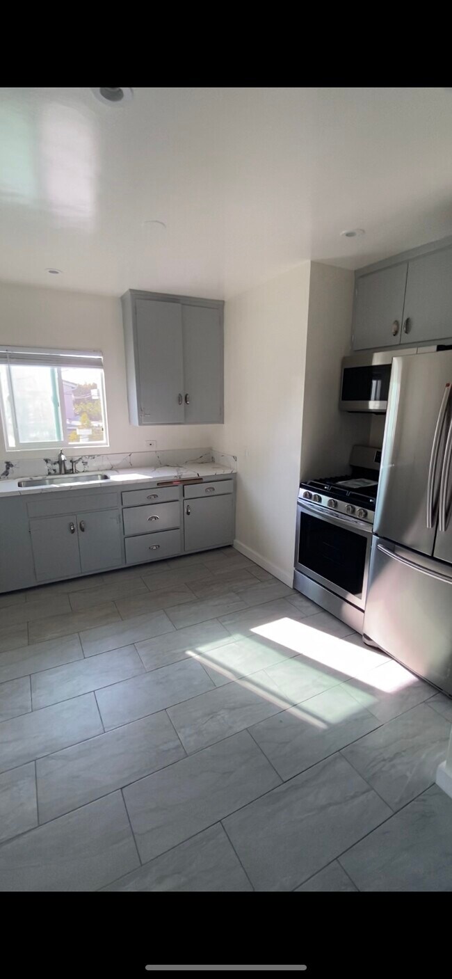 Photo - 4160 Lincoln Ave Unidad B