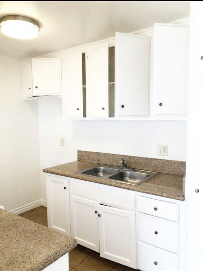 Photo - 16615 S Denver Ave Unit 2