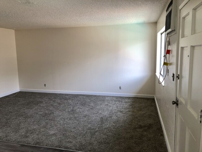 Photo - 306 S Church St