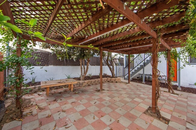 Photo - 4117 W Adams Blvd Unidad 4121 D