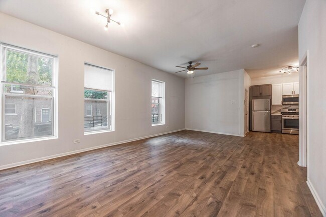 2732 W Chicago Ave Unit 1R