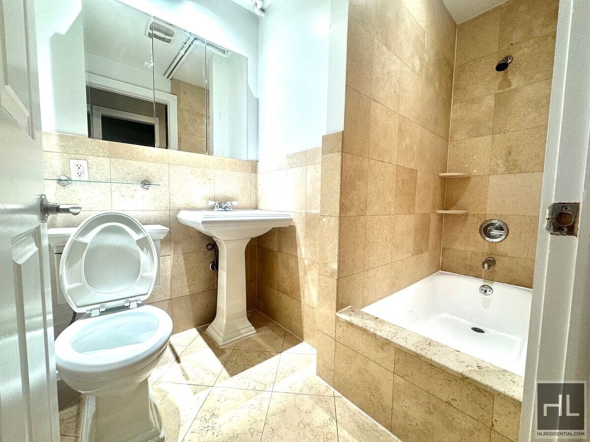 Photo - AVE A Unit 3F