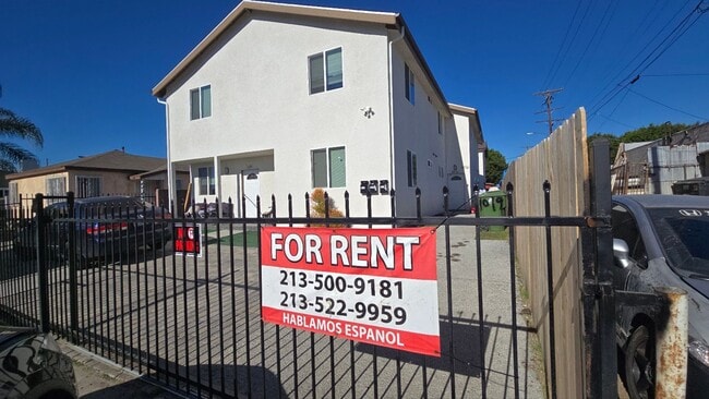 Building Photo - 84(1019E) Unit 84(1019 1/2)